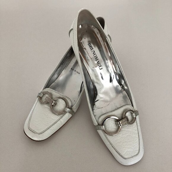 Bruno Magli Designer Leather Shoes with Silver Metal Hardware White Size 39.5 - Picture 2 of 10